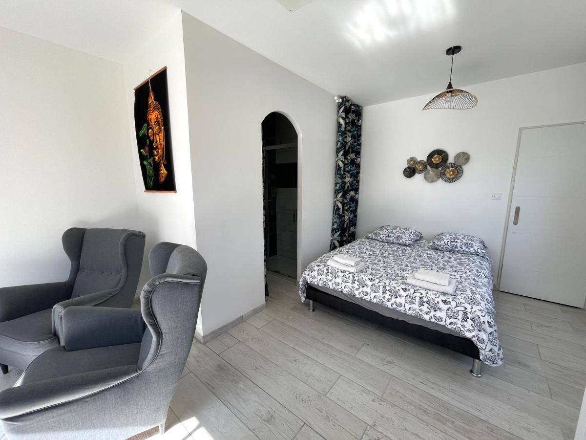 Siam Mahanakhon Appart & Spa Rieux-de-Pelleport Kültér fotó